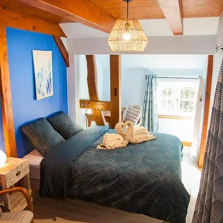 „la Maison Des Epices“ *