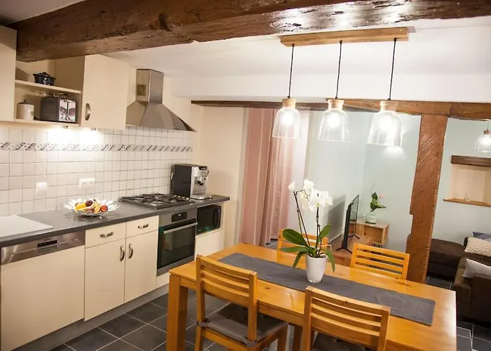 „la Maison Des Epices“ *